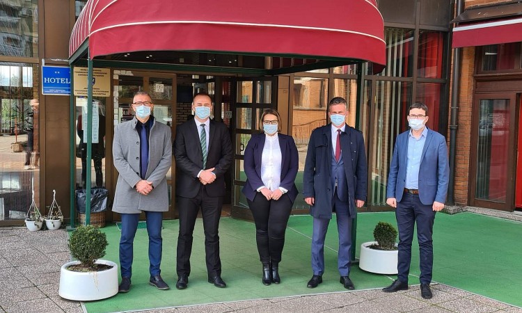 Bašić podržao projekte važne za korisnike i uposlenike Penzionerskog doma ZDK