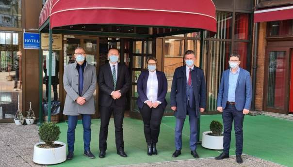 Bašić podržao projekte važne za korisnike i uposlenike Penzionerskog doma ZDK