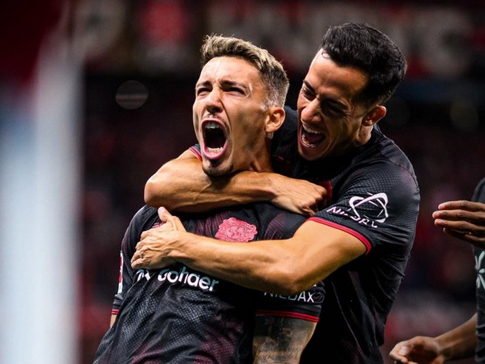 Bayer u ludoj utakmici sa dva igrača manje pobijedio Eintracht