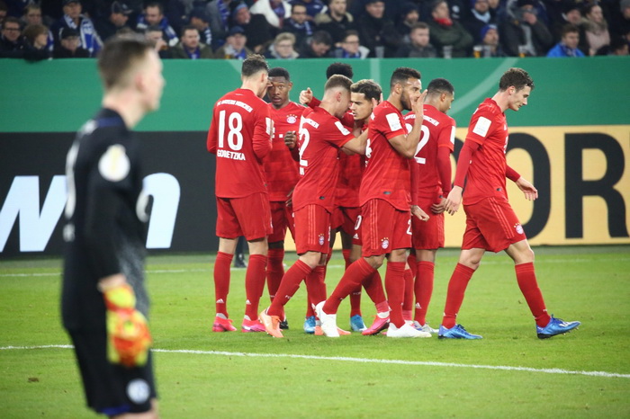 Bayern izbacio Schalke, u polufinalu i četveroligaš