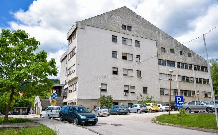 Beba od devet dana pozitivna na korona virus