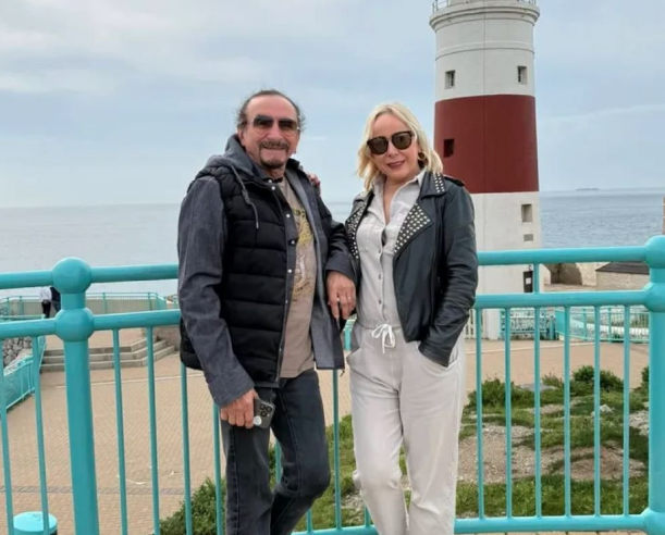 Bebek progovorio o braku sa ženom mlađom od njegove kćerke