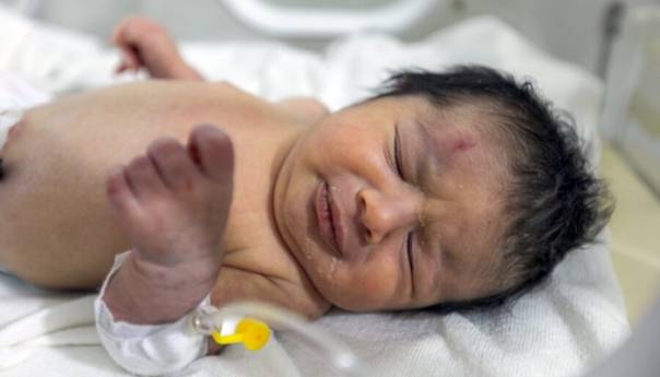 Bebi rođenoj ispod ruševina stradala cijela porodica