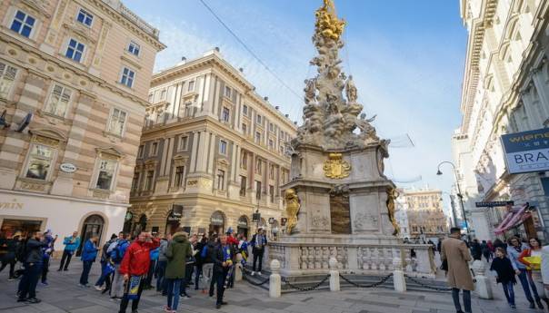 Beč: Manje trgovine od danas nastavljaju s radom