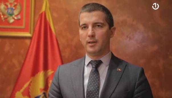 Bečić: Bog nije sa zločincima, Crna Gora je osudila genocid