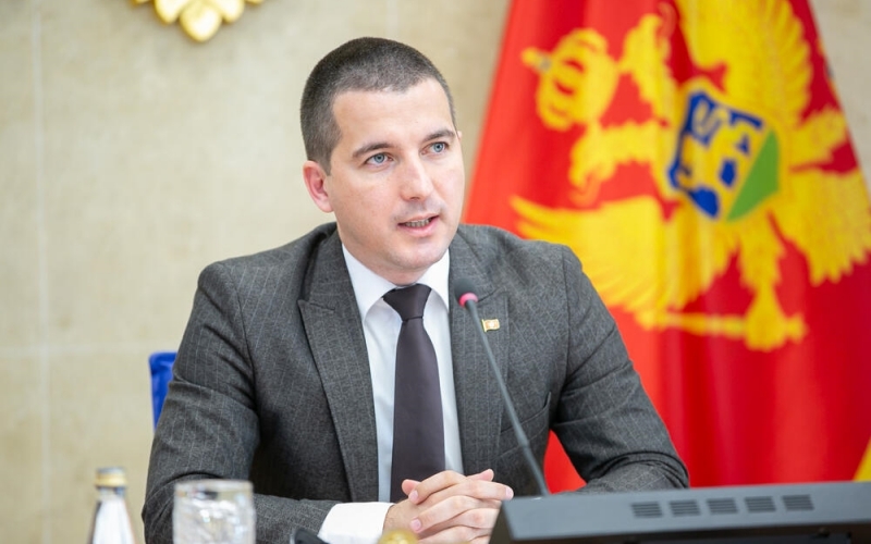 Bečić podsjetio Dodika da je i sam priznao genocid