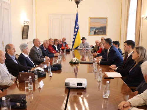 Bećirović čestitao Dan penzionera svim penzionerkama i penzionerima u FBiH