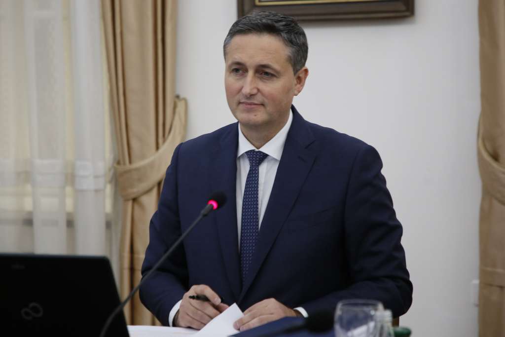 Bećirović čestitao Hanuku: Neka vam blagdan posvećenja toplinom ispuni srca i domove