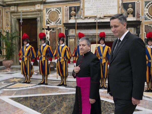 Bećirović čestitao Lavu XIV. na izboru za novog papu