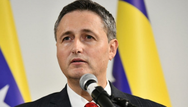 Bećirović Dodiku: Okrenimo se rješavanju životnih pitanja