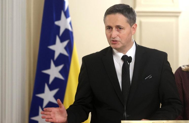 Bećirović Dodiku: Suverenitet se ne stiče Twitter objavama