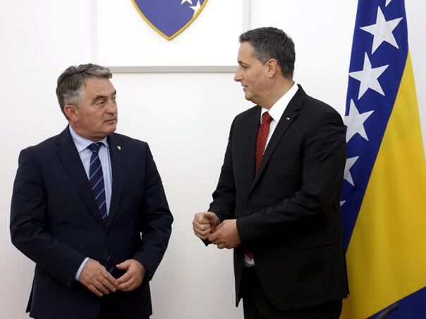 Bećirović i Komšić putuju u New York 20. maja, prisustvovati će glasanju o rezoluciji o genocidu u Srebrenici