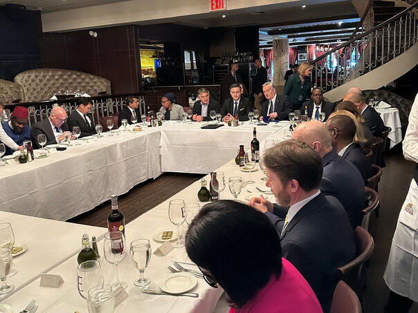 Bećirović i Komšić razgovarali s ambasadorima o važnosti usvajanja rezolucije