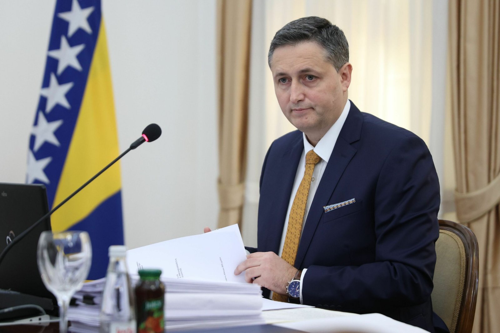 Bećirović inicirao razrješenje Skake s pozicije ambasadora