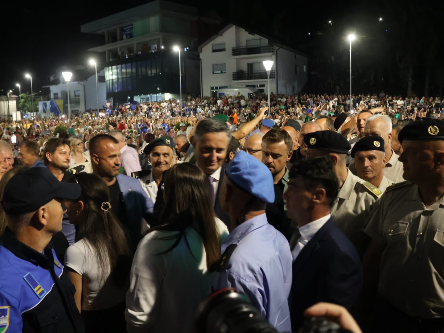 Bećirović iz Bužima: BiH neće slijediti tuđe interese
