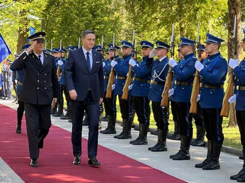 Bećirović na Danu Armije: BiH je nepokoriva i junačka država!