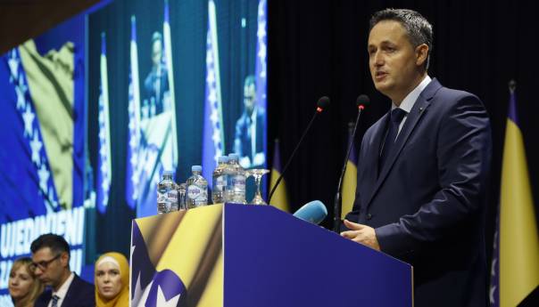 Bećirović na Konvenciji opozicije predstavio svoj plan