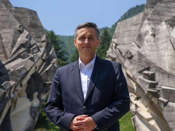 Bećirović na Tjentištu: Antifašizam, tolerancija i zajedništvo su u temeljima BiH