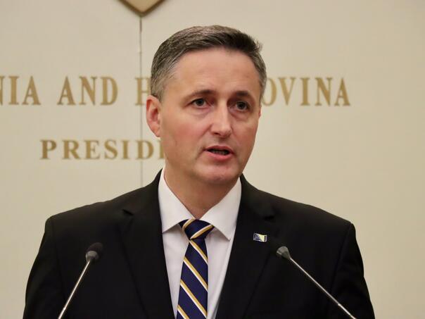 Bećirović: Neka vječno živi nepokoriva država BiH
