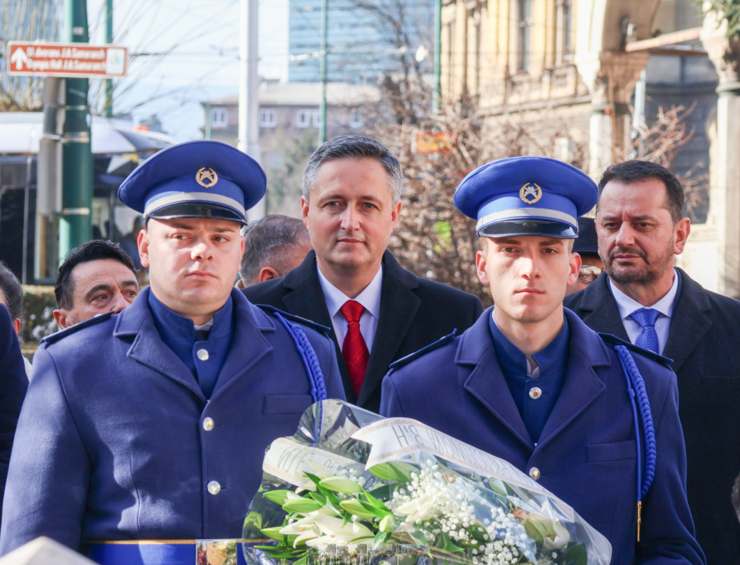 Bećirović odao počast Nijazu Durakoviću