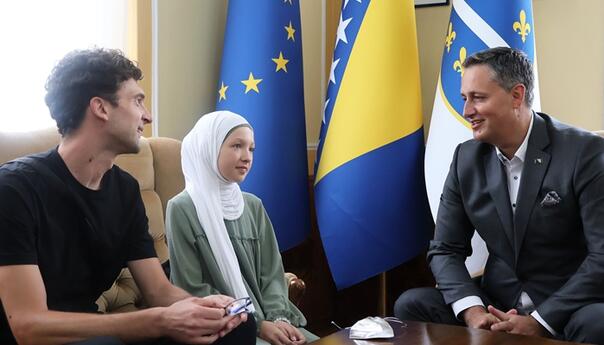 Bećirović organizirao prijem za Merjem Džafić, državnu prvakinju u šahu