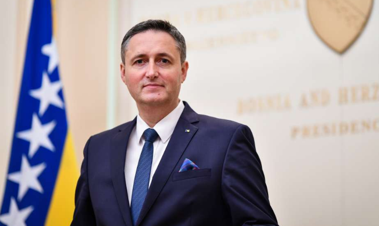 Bećirović: Ovaj Božić nek bude obilježen u duhu viševjekovne tradicije međusobnog uvažavanja u BiH