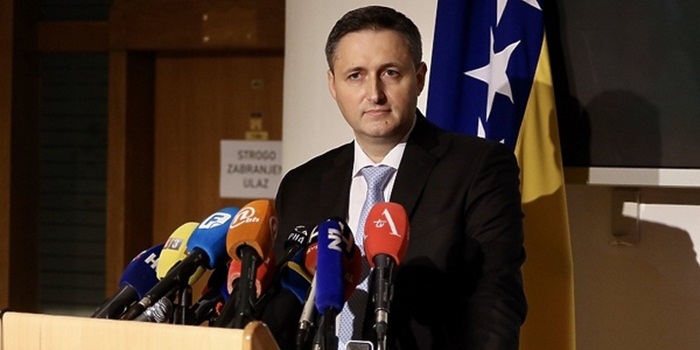 Bećirović: Predlažem migrantski centar u dvorištu Milorada Dodika