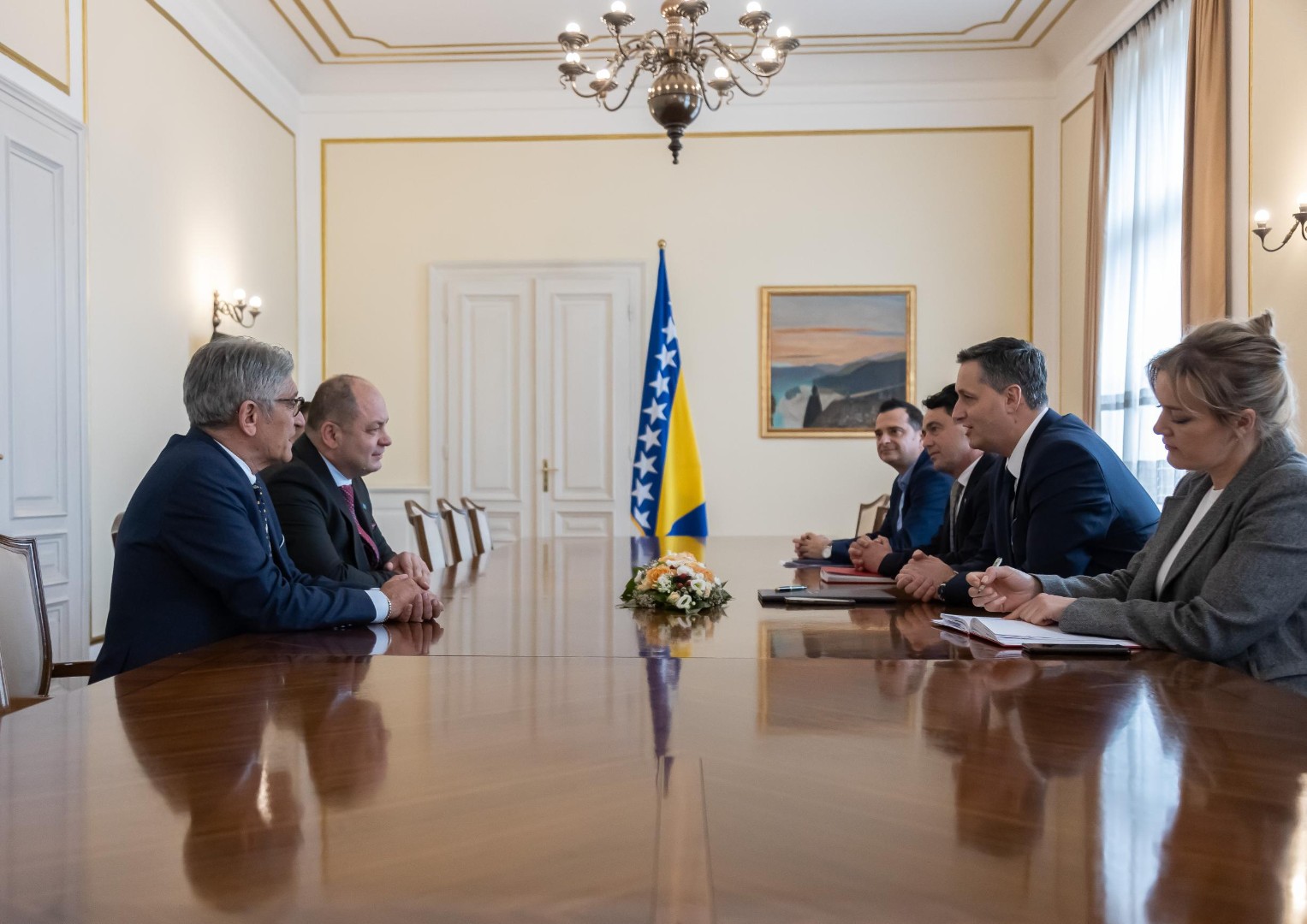 Bećirović: Romi moraju biti uključeni u sve demokratske procese