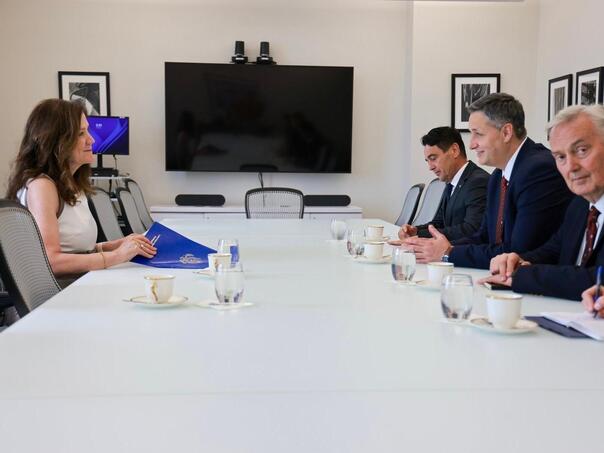 Bećirović s ambasadoricom SAD o novim prijetnjama miru u BiH