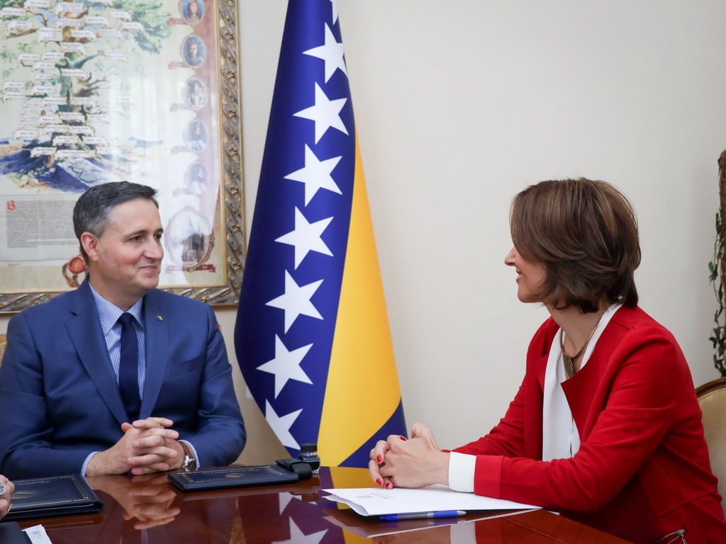 Bećirović sa ambasadoricom Španije: Rukovodstvo entiteta RS ugrožava stabilnost i sigurnost BiH