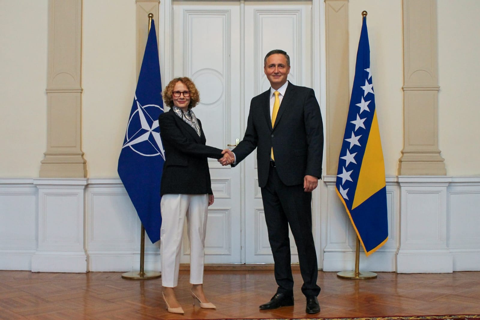 Bećirović sa čelnicom NATO-a: Napadi na BiH se moraju zaustaviti