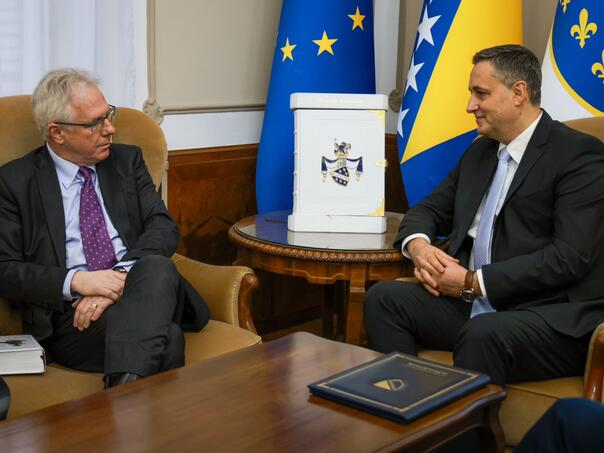 Bećirović sa Murphyjem o Južnoj interkonekciji, neustavnoj komemoraciji u RS...