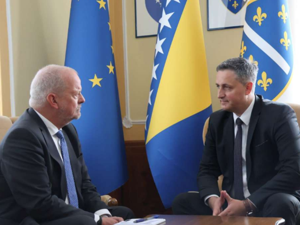 Bećirović sa Van den Dolom o aktuelnoj situaciji u BiH