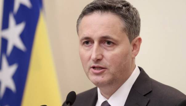 Bećirović: Sankcije EU prema Dodiku trebaju biti pooštrene