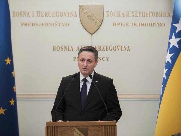 Bećirović: Schmidt treba hitno smijeniti ministricu obrazovanja RS-a