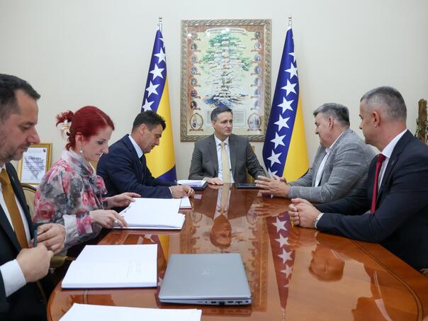 Bećirović: Schmidtova odluka logična, doprinijet će stabilizaciji BiH