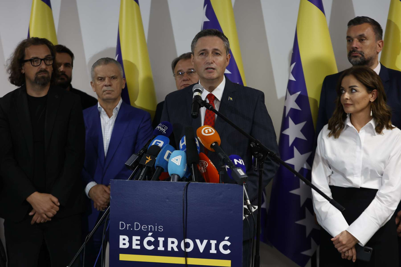 Bećirović se obratio: Nije vrijeme za euforiju, ujedinimo se