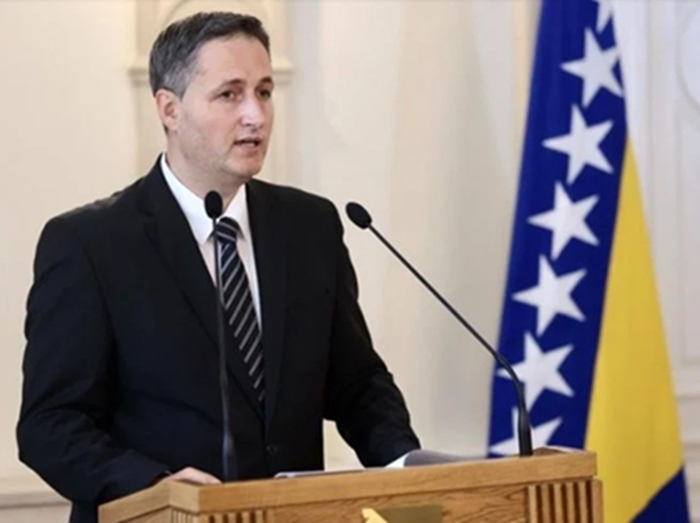 Bećirović: Ciljano žele raspravu o VIP salonima i zaborav na napad na ustavni poredak