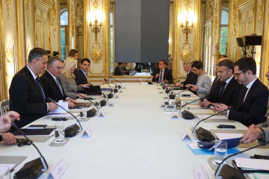 Bećirović u Parizu: Vrijeme je da BiH postane članica NATO-a i EU