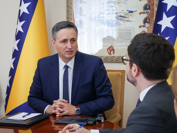 Bećirović upozorio francuskog ambasadora: Dodik ponovo prijeti miru