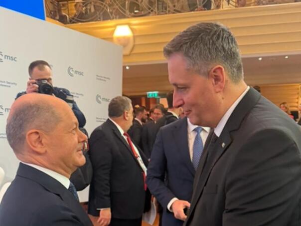 Bećirović upozorio Scholza i Baerbock na sigurnosne prijetnje u BiH