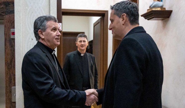 Bećirović uputio čestitku katolicima za Božić