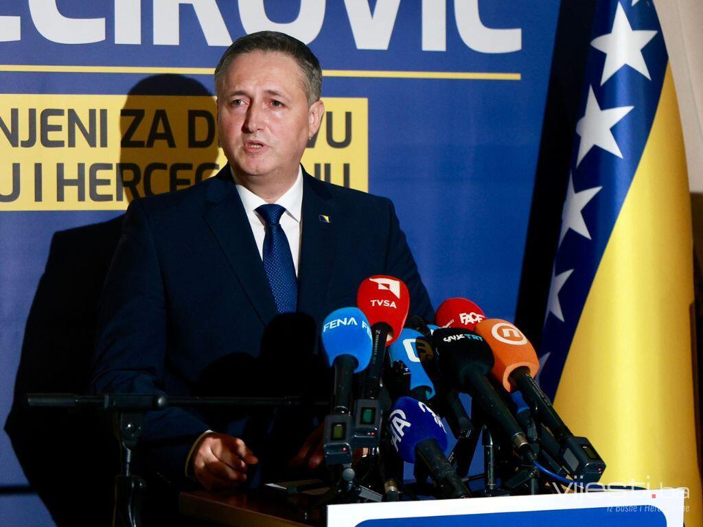 Bećirović: Ne mogu slaviti, ljudi nemaju struju i vodu