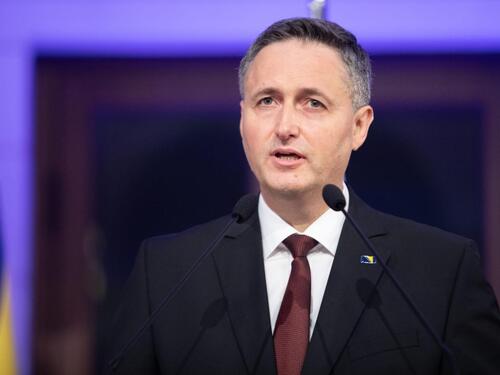 Bećirović: Vučićev koncept "jedan narod, jedan sabor, jedan vođa" je opasan za cijelu Evropu