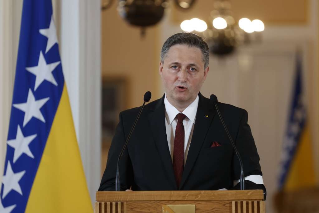Bećirović za danas najavio vanredno obraćanje