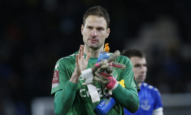 Begović ostaje u engleskom Premiershipu, dobio novi ugovor