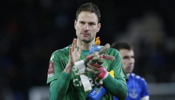 Begović ostaje u engleskom Premiershipu, dobio novi ugovor