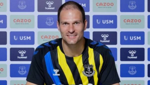 Begović potpisao za Everton