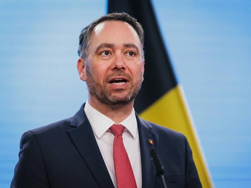 Belgijski ministar: Sramota je što Srbija daje vojne počasti kasapinu iz Bosne