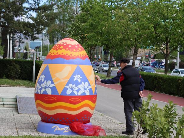 Benjamina Karić: Šareno jaje kao poruka nade i ljubavi uoči praznika